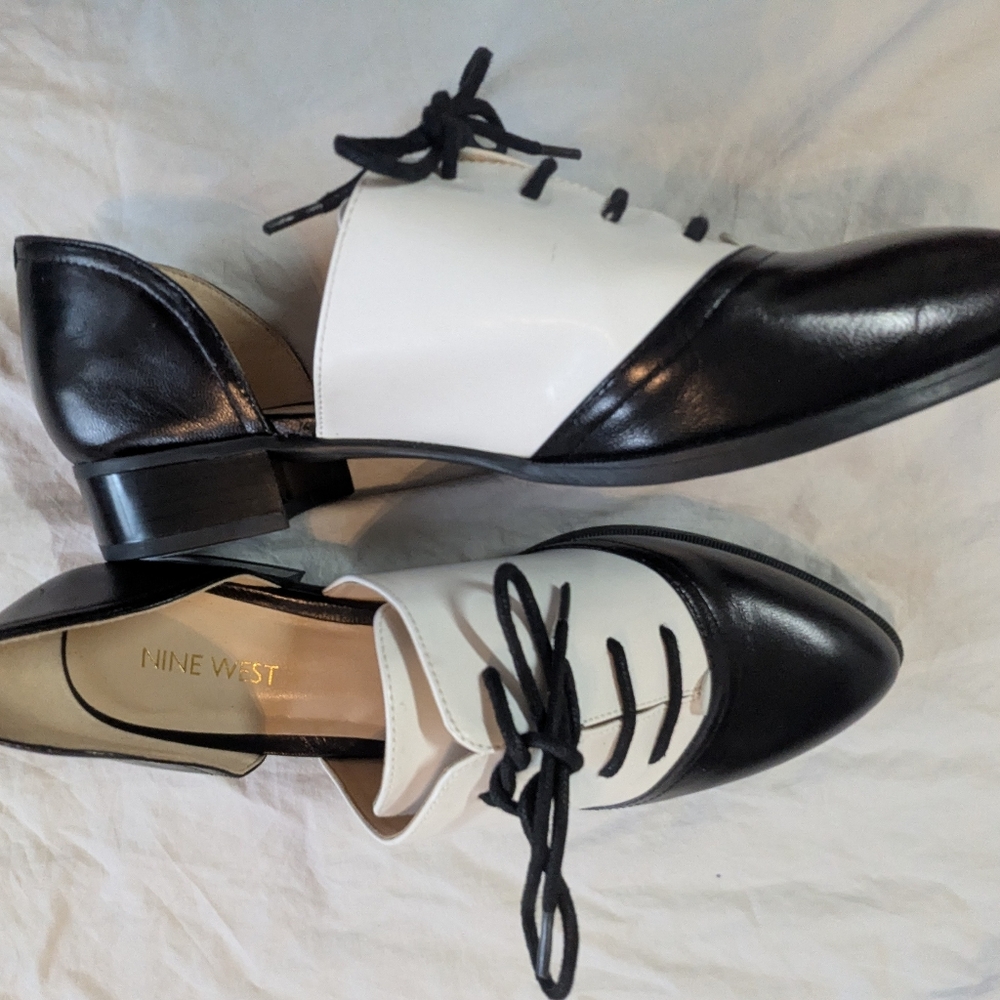 Nine West Nuckma Oxford Flats Size 8.5,Black and White Women's - Picture 11 of 13